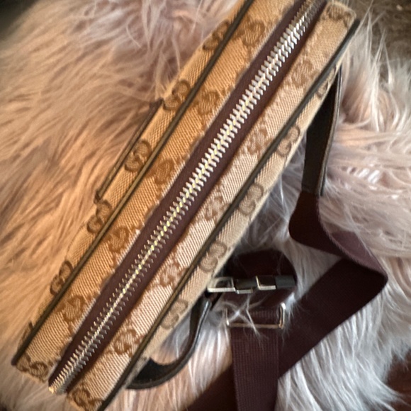 Gucci Fanny Pac - Picture 3 of 8